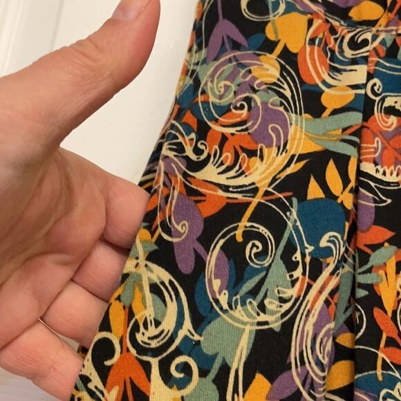 ✨LuLaRoe multi colored Madison pleated a-line skirt with pockets - Picture 2 of 6